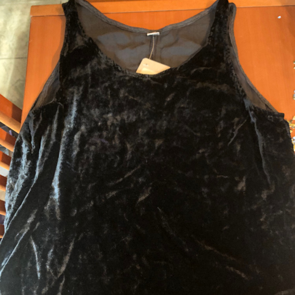 Off 5th Avenue Womens BLACK VELOUR TOP - Picture 1 of 1